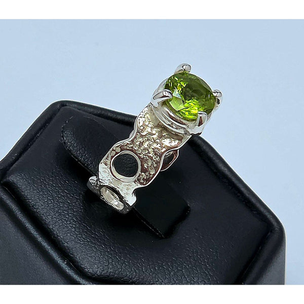 Peridot Openwork Textured Ring