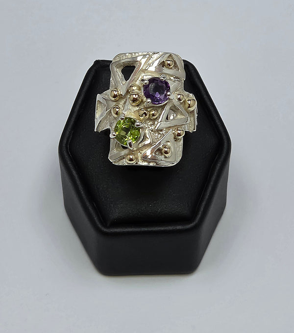 Two-Tone Geometric Amethyst & Peridot Shield Ring with 18k Gold Accents