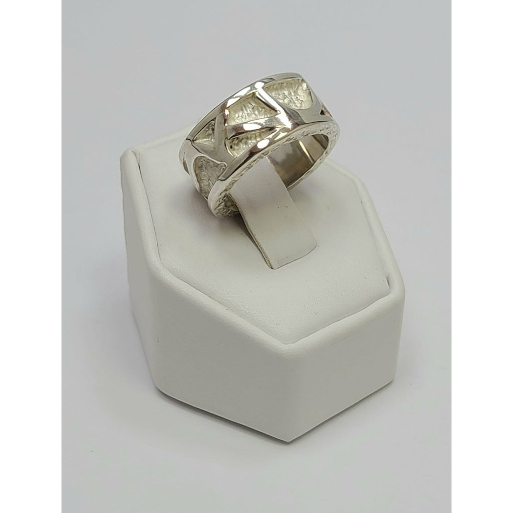 Channel textured Ring
