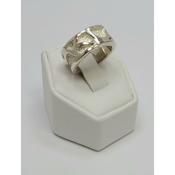 Channel textured Ring