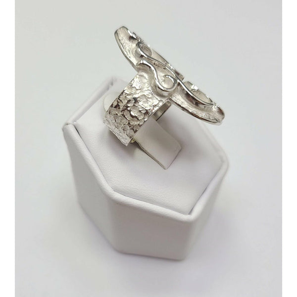 Oval Vines Ring